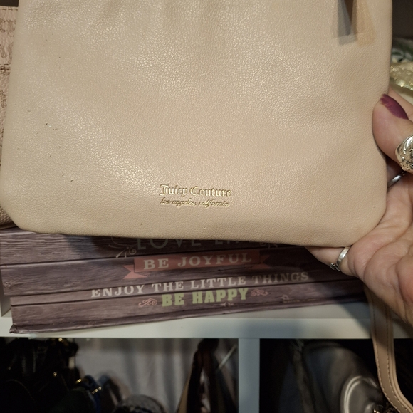 Juicy Couture Pale Pink Crossbody Bag And Cosmetics Bag Set - Picture 2 of 15